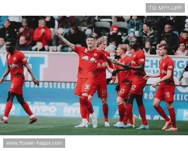 主帅盛赞萨尔茨堡防线表现 新援雅各布成后防核心(2)